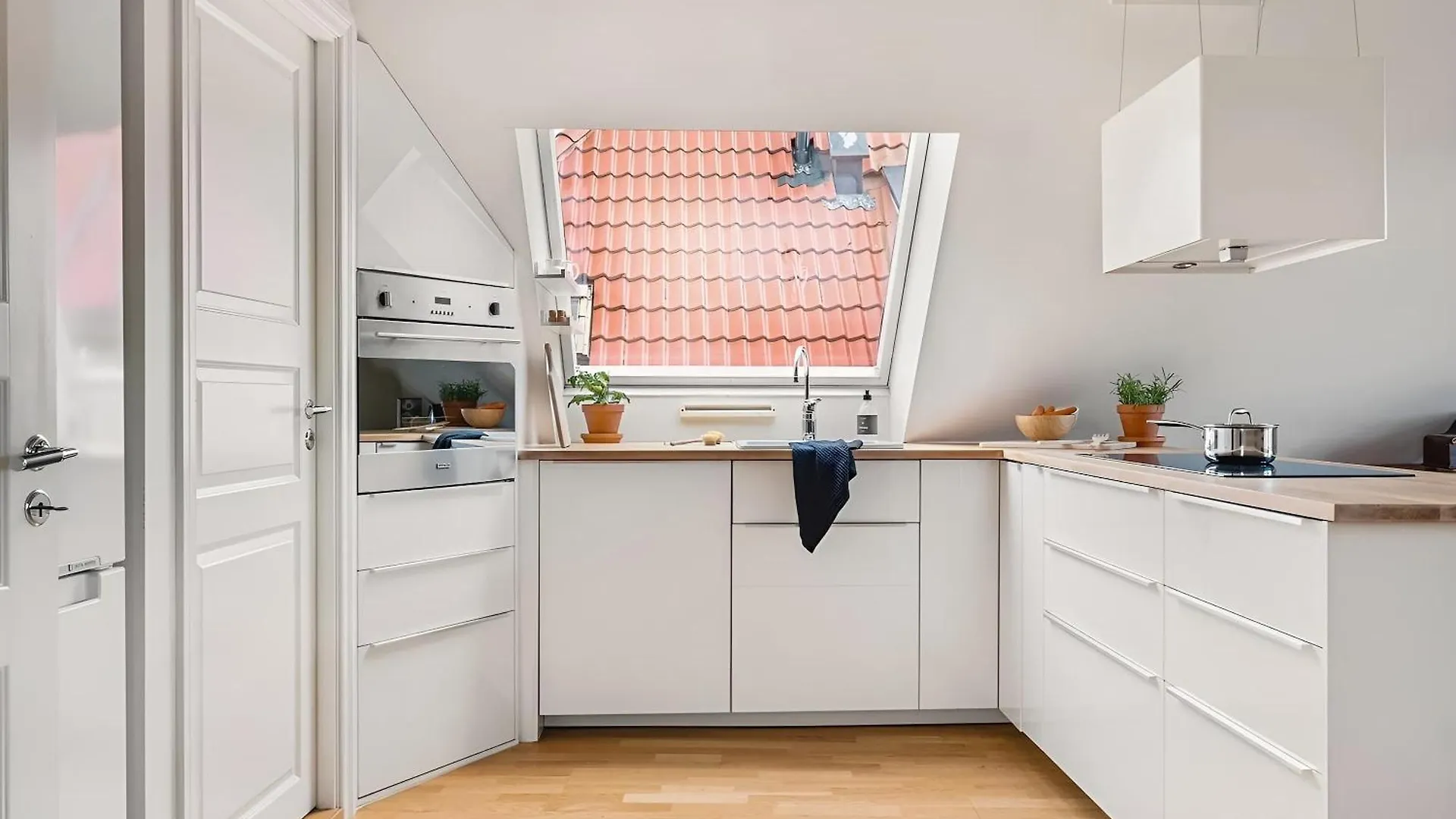 Design Apartment By Bryggen - View & Location Bergen Norway
