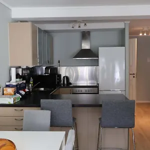 Apartment Dinbnb I Charming 3-bedroom In The Heart Of The, Bergen